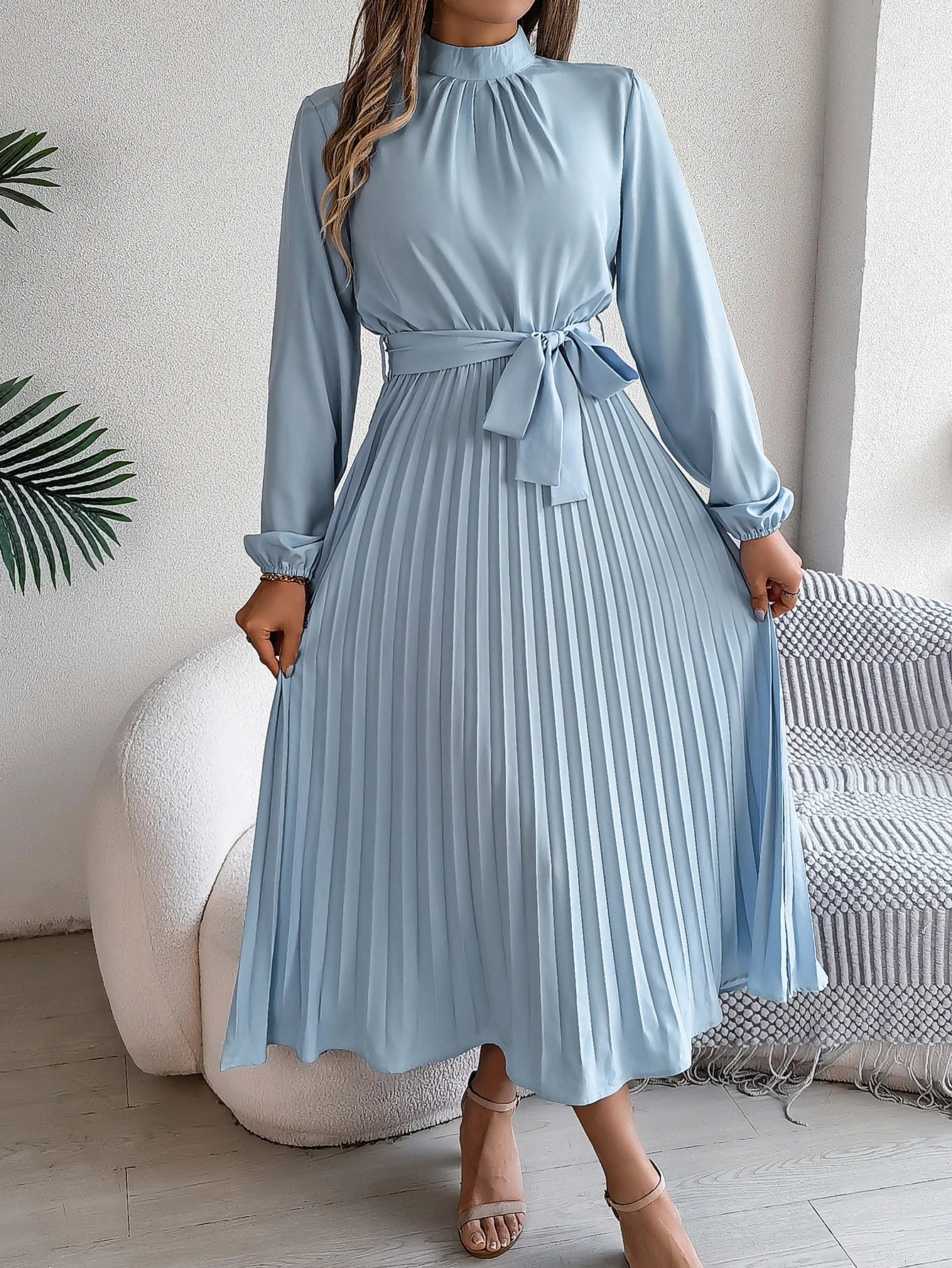 Elegant Pleated Long Dress Long Sleeveed Lace Up Dresses for Middle Eastern Women Spring and Summer Clothes