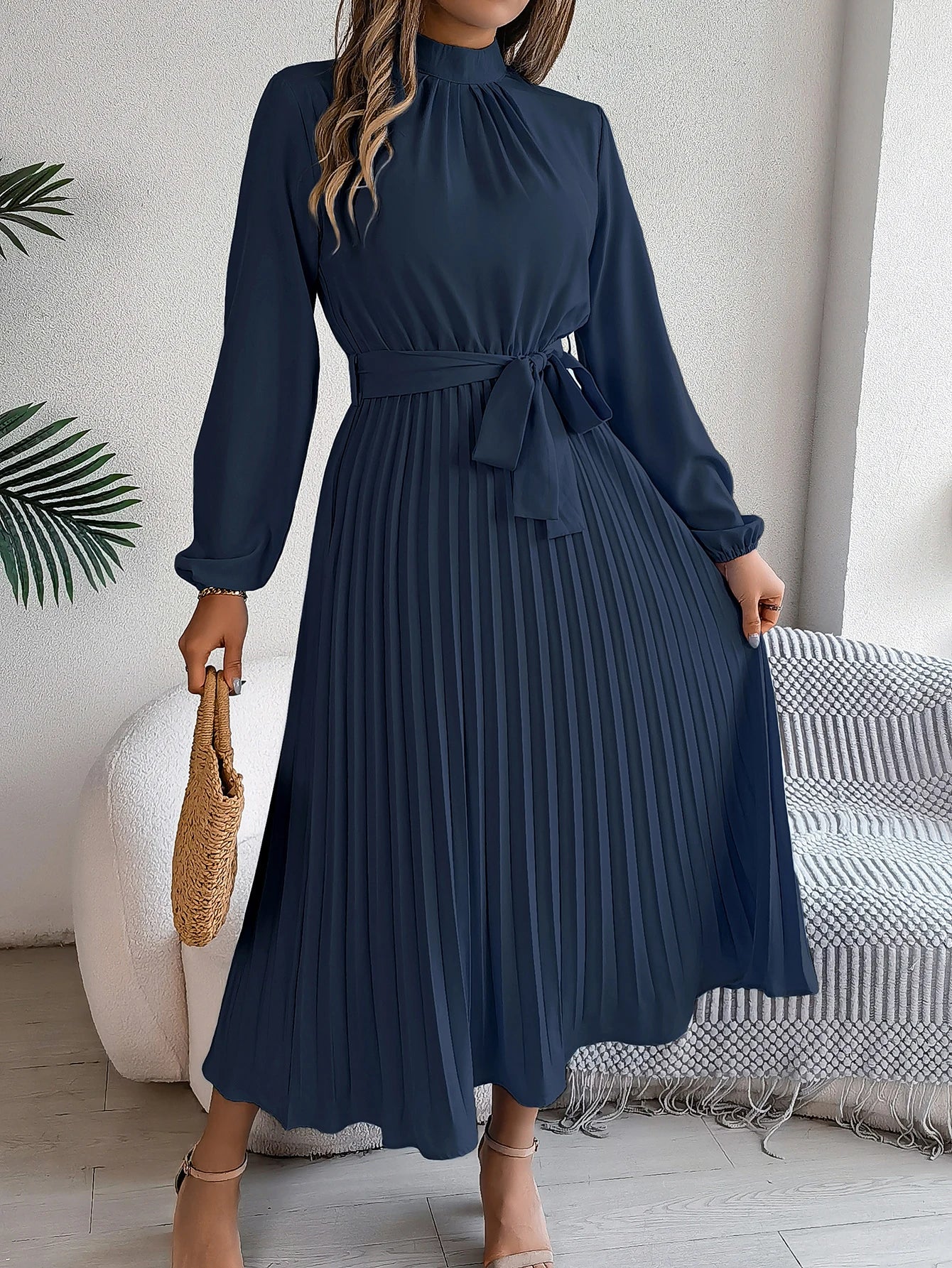 Elegant Pleated Long Dress Long Sleeveed Lace Up Dresses for Middle Eastern Women Spring and Summer Clothes