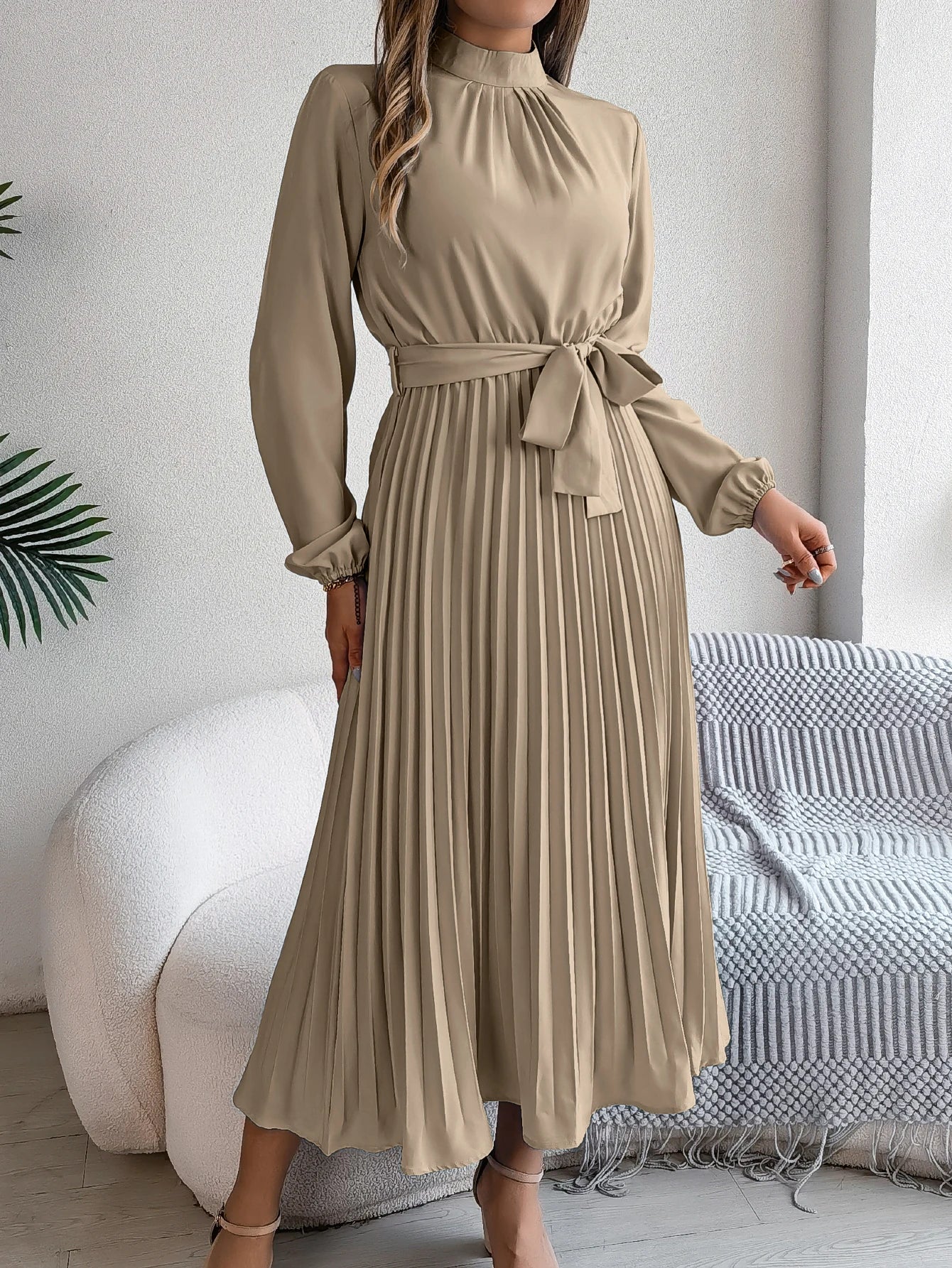 Elegant Pleated Long Dress Long Sleeveed Lace Up Dresses for Middle Eastern Women Spring and Summer Clothes