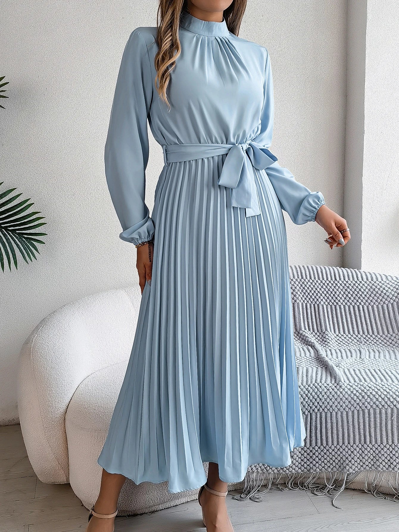 Elegant Pleated Long Dress Long Sleeveed Lace Up Dresses for Middle Eastern Women Spring and Summer Clothes