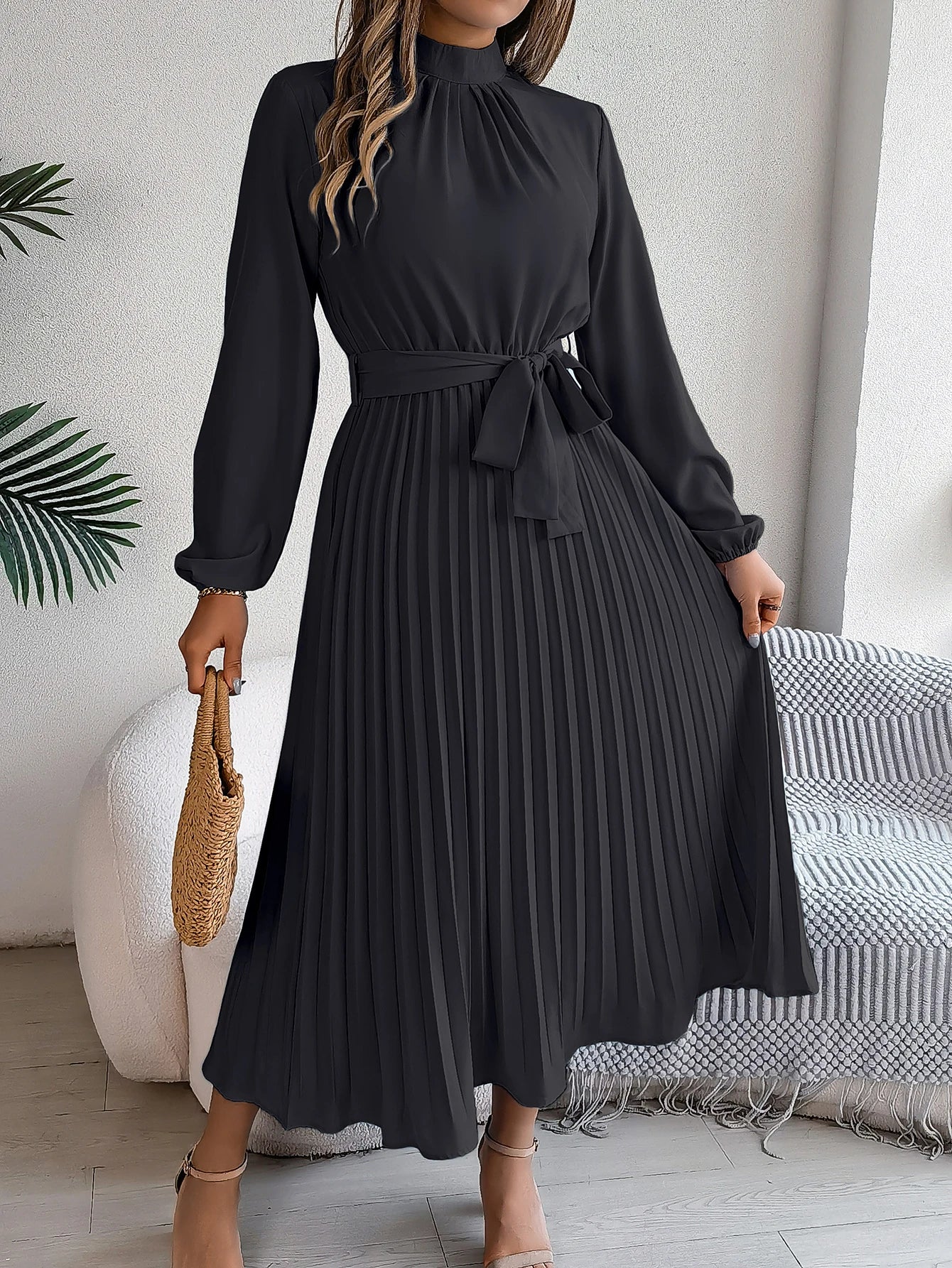 Elegant Pleated Long Dress Long Sleeveed Lace Up Dresses for Middle Eastern Women Spring and Summer Clothes