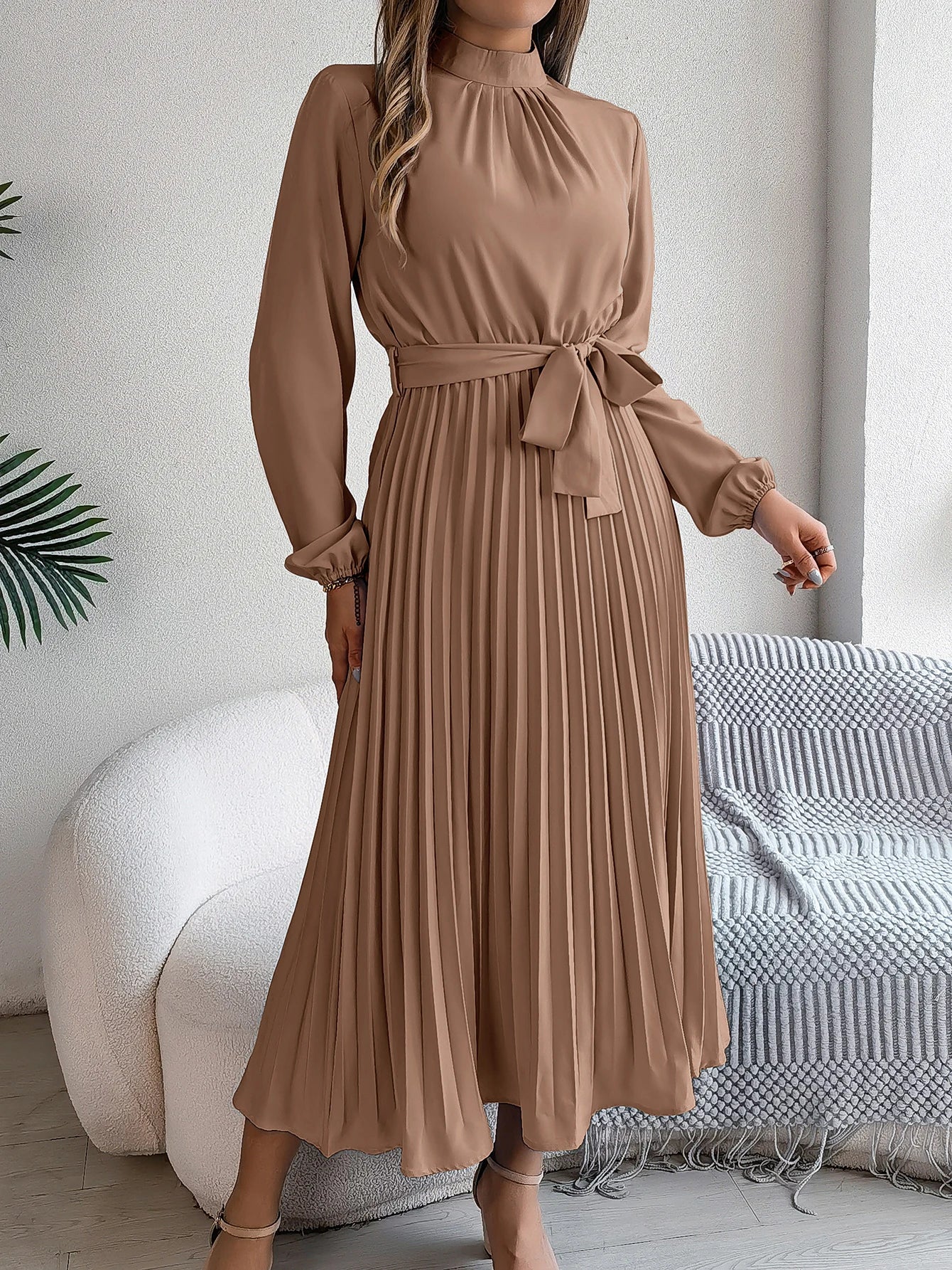 Elegant Pleated Long Dress Long Sleeveed Lace Up Dresses for Middle Eastern Women Spring and Summer Clothes