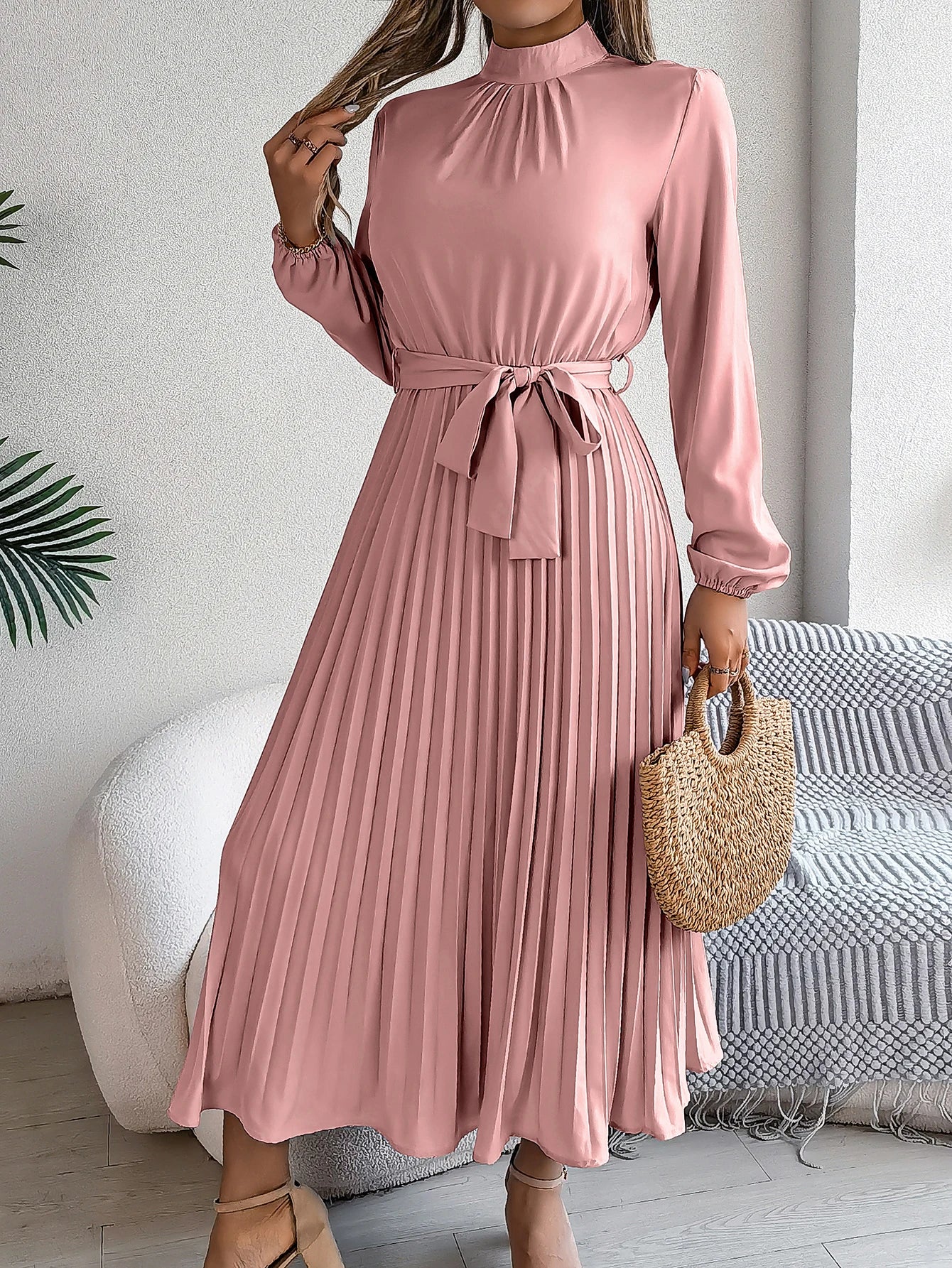 Elegant Pleated Long Dress Long Sleeveed Lace Up Dresses for Middle Eastern Women Spring and Summer Clothes