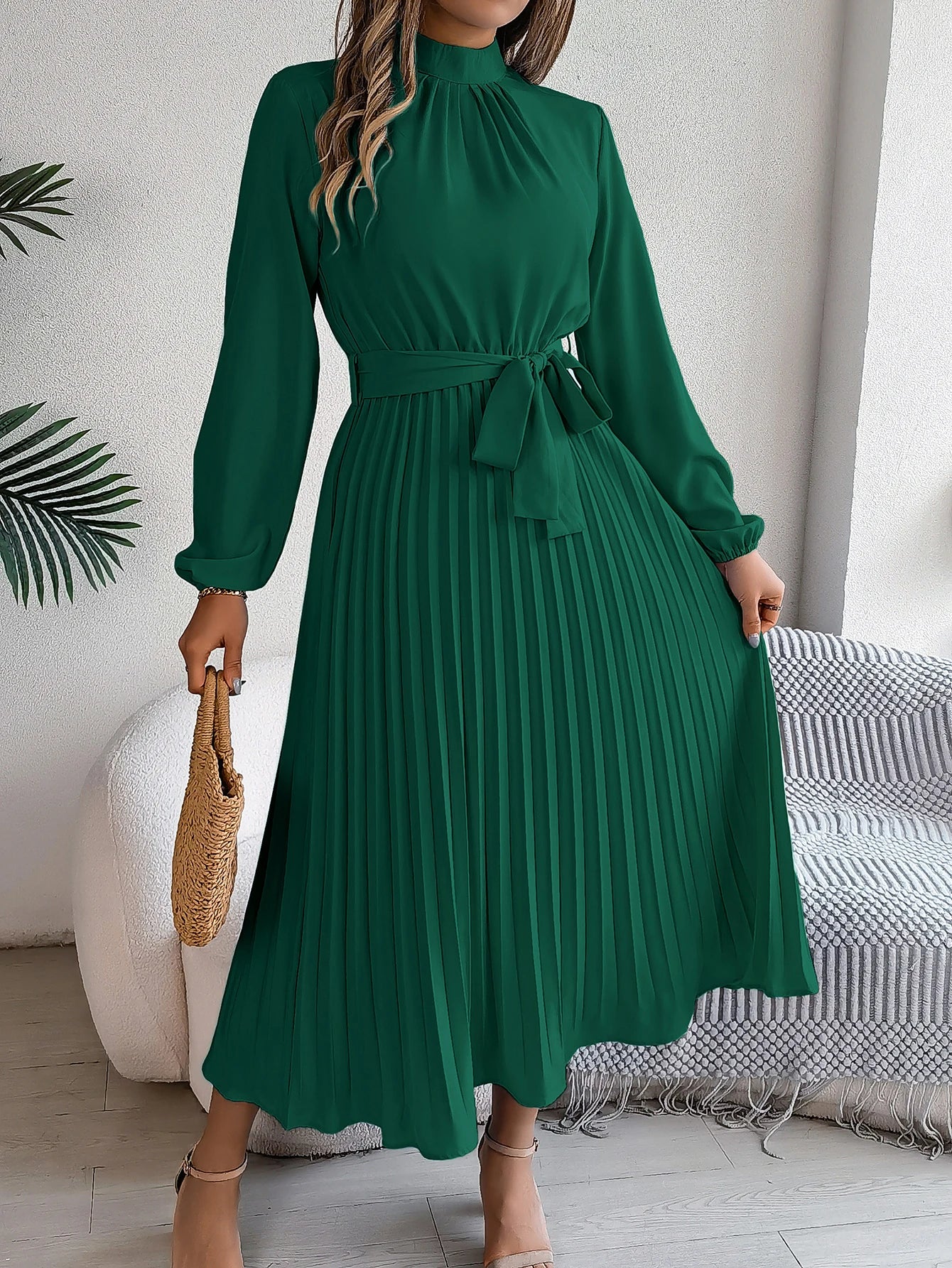 Elegant Pleated Long Dress Long Sleeveed Lace Up Dresses for Middle Eastern Women Spring and Summer Clothes