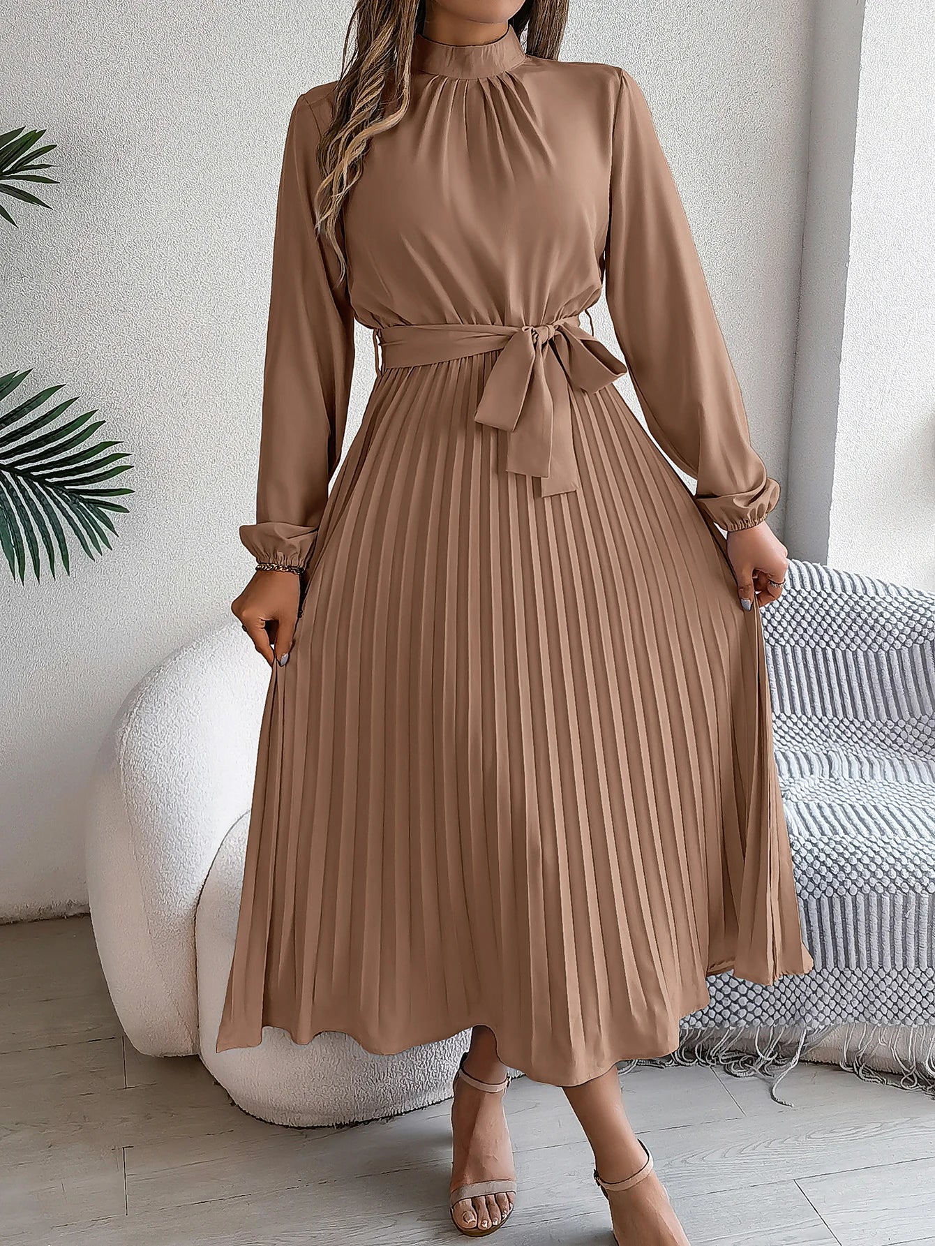 Elegant Pleated Long Dress Long Sleeveed Lace Up Dresses for Middle Eastern Women Spring and Summer Clothes