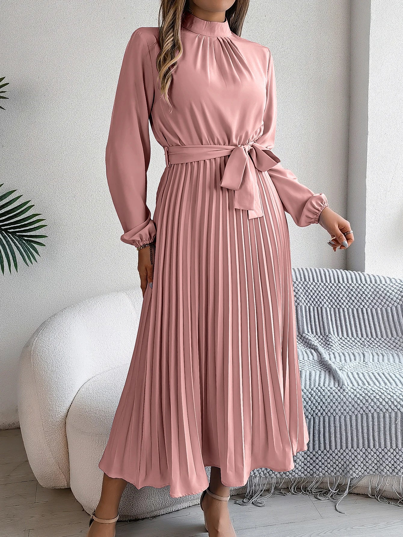 Elegant Pleated Long Dress Long Sleeveed Lace Up Dresses for Middle Eastern Women Spring and Summer Clothes