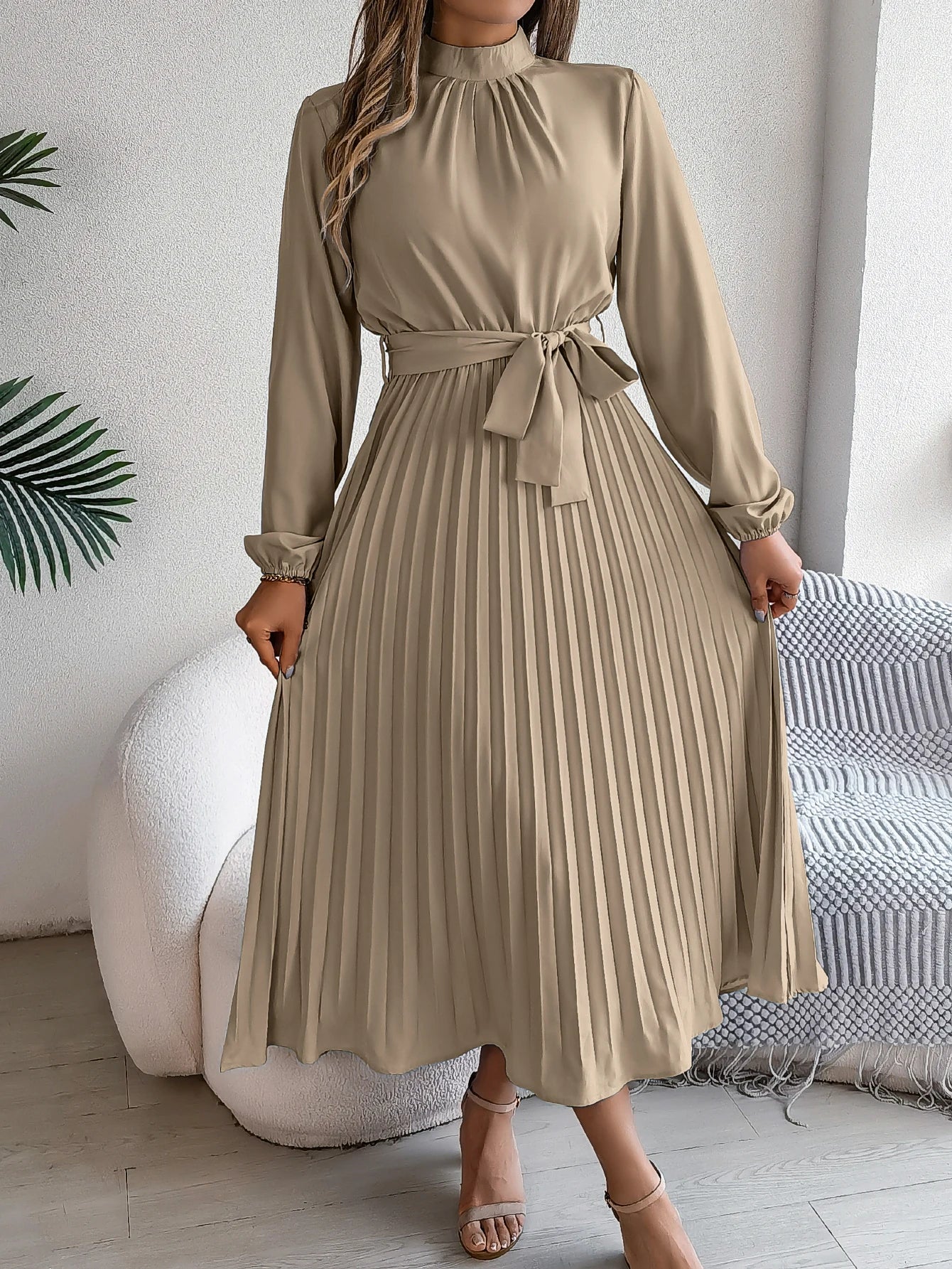 Elegant Pleated Long Dress Long Sleeveed Lace Up Dresses for Middle Eastern Women Spring and Summer Clothes