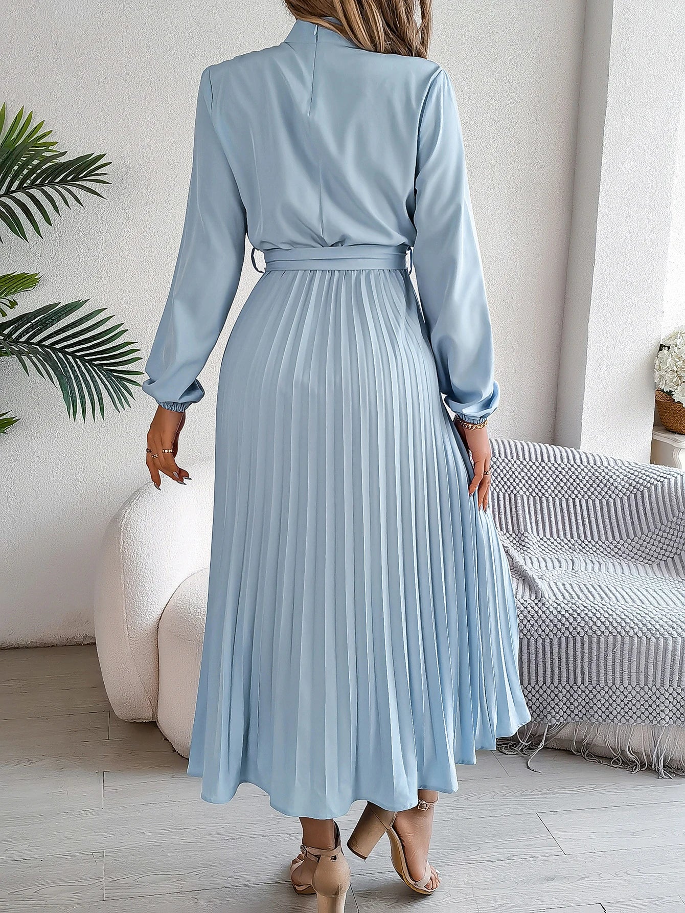 Elegant Pleated Long Dress Long Sleeveed Lace Up Dresses for Middle Eastern Women Spring and Summer Clothes