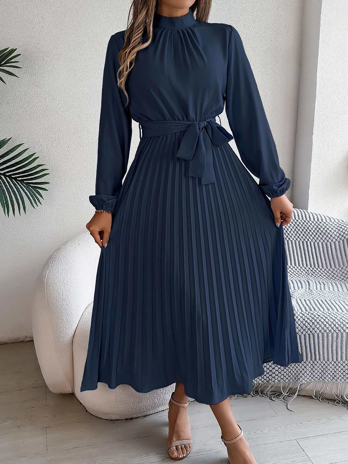 Elegant Pleated Long Dress Long Sleeveed Lace Up Dresses for Middle Eastern Women Spring and Summer Clothes
