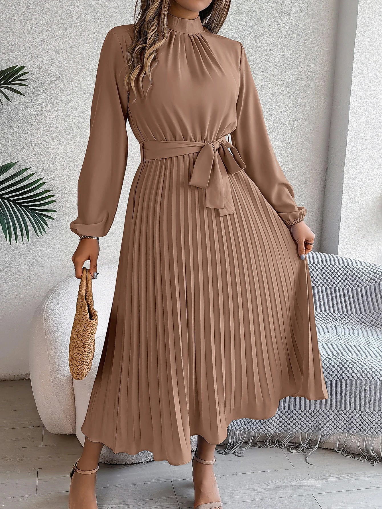Elegant Pleated Long Dress Long Sleeveed Lace Up Dresses for Middle Eastern Women Spring and Summer Clothes