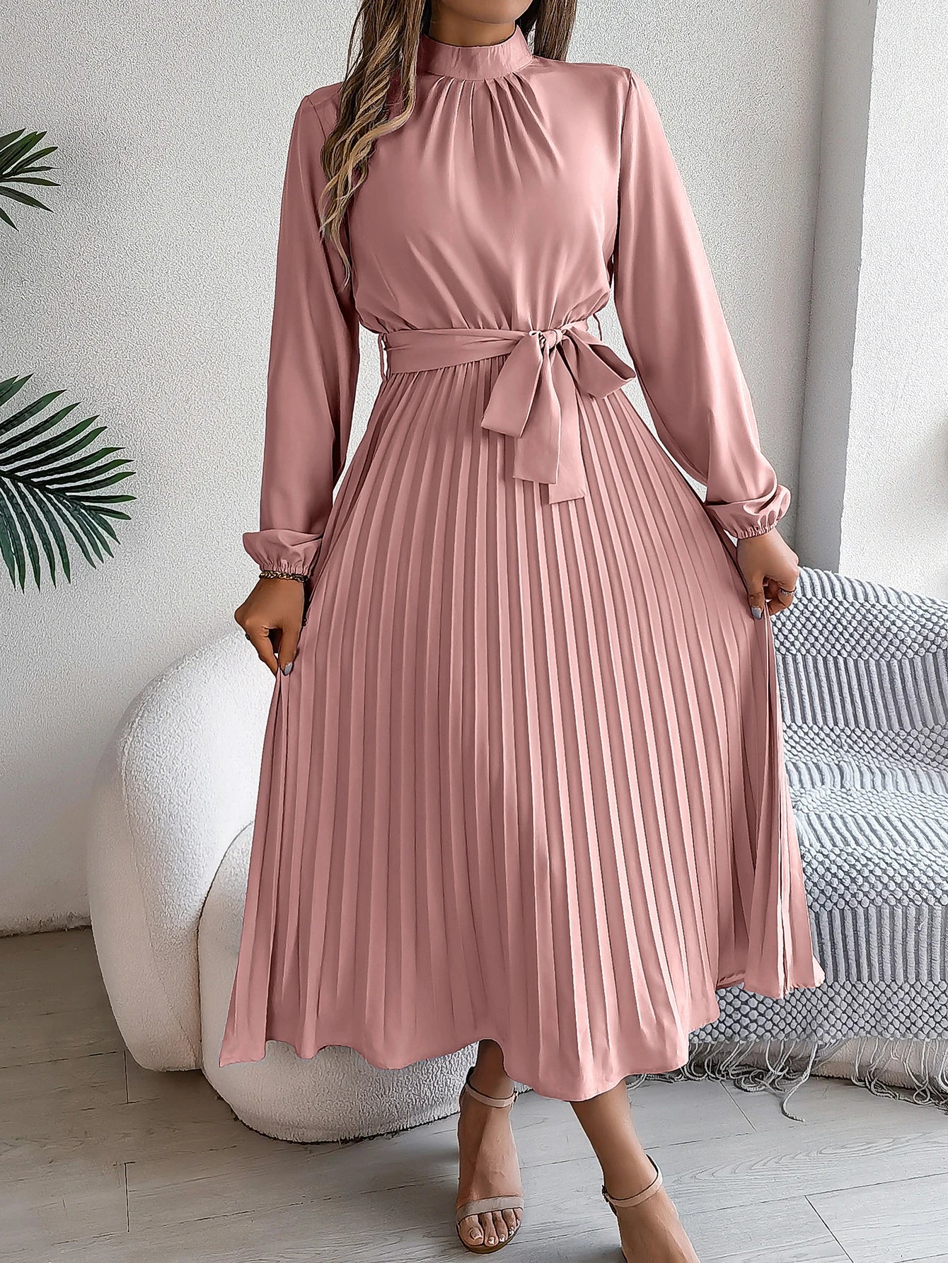 Elegant Pleated Long Dress Long Sleeveed Lace Up Dresses for Middle Eastern Women Spring and Summer Clothes