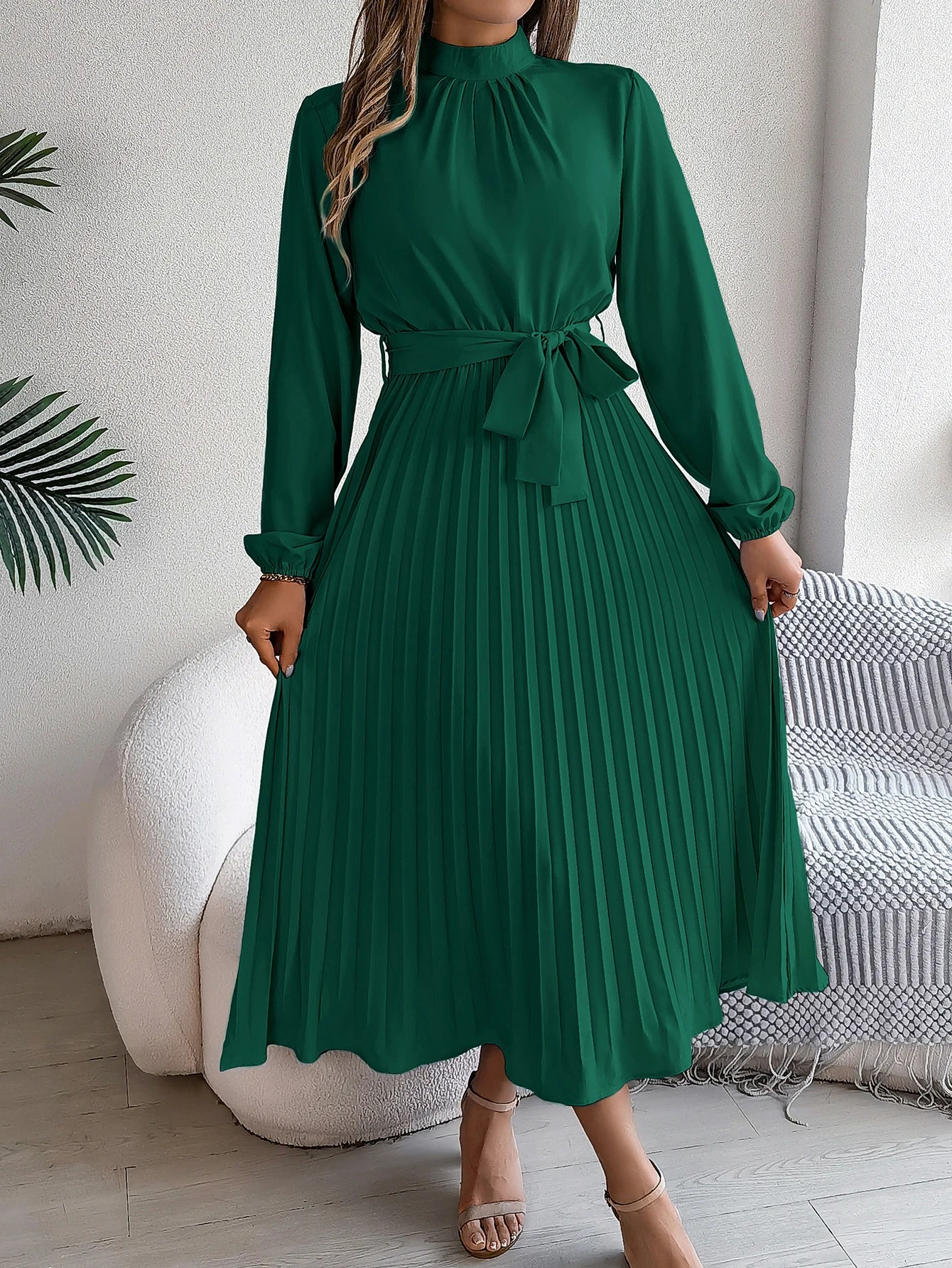 Elegant Pleated Long Dress Long Sleeveed Lace Up Dresses for Middle Eastern Women Spring and Summer Clothes