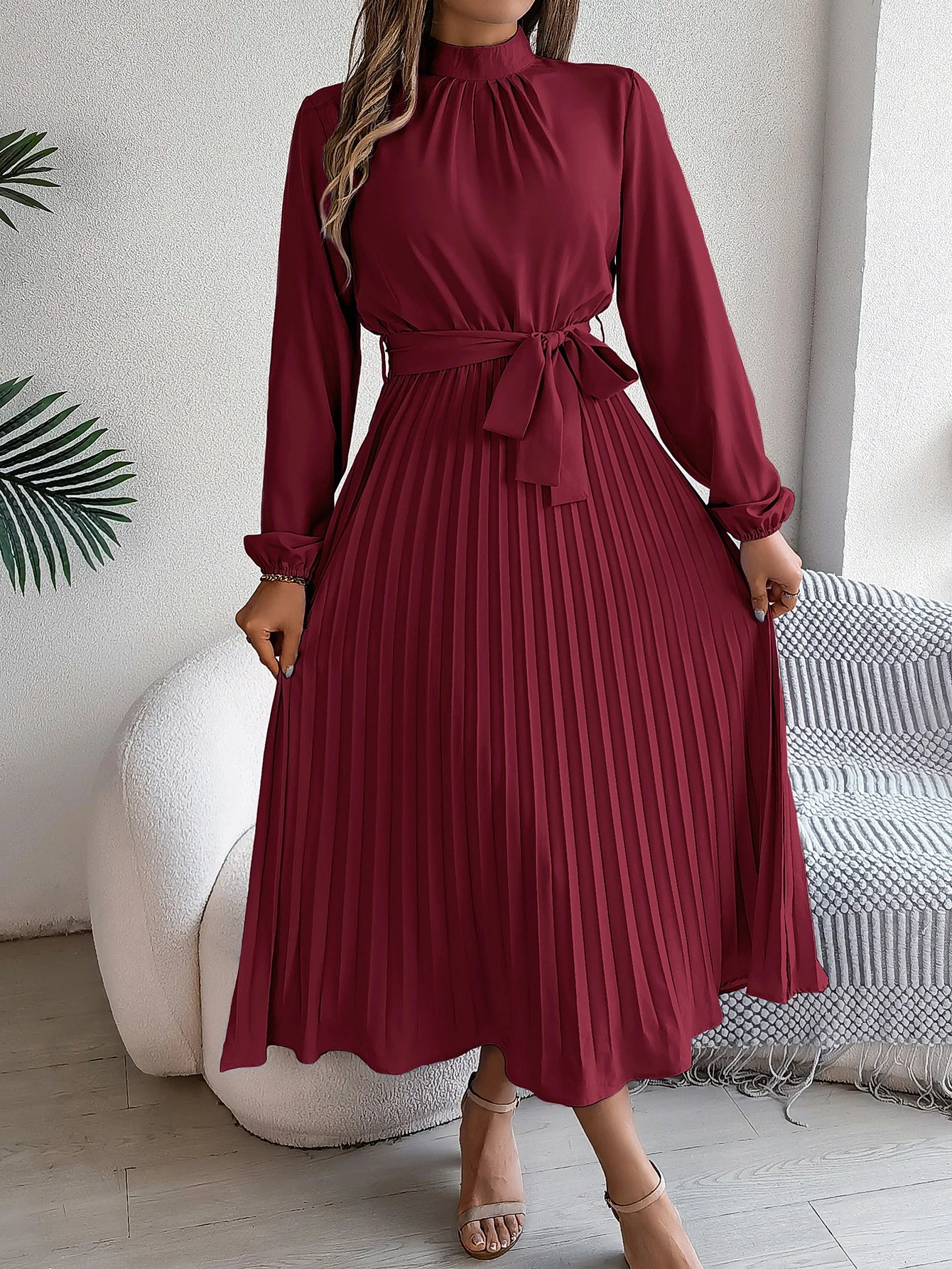 Elegant Pleated Long Dress Long Sleeveed Lace Up Dresses for Middle Eastern Women Spring and Summer Clothes