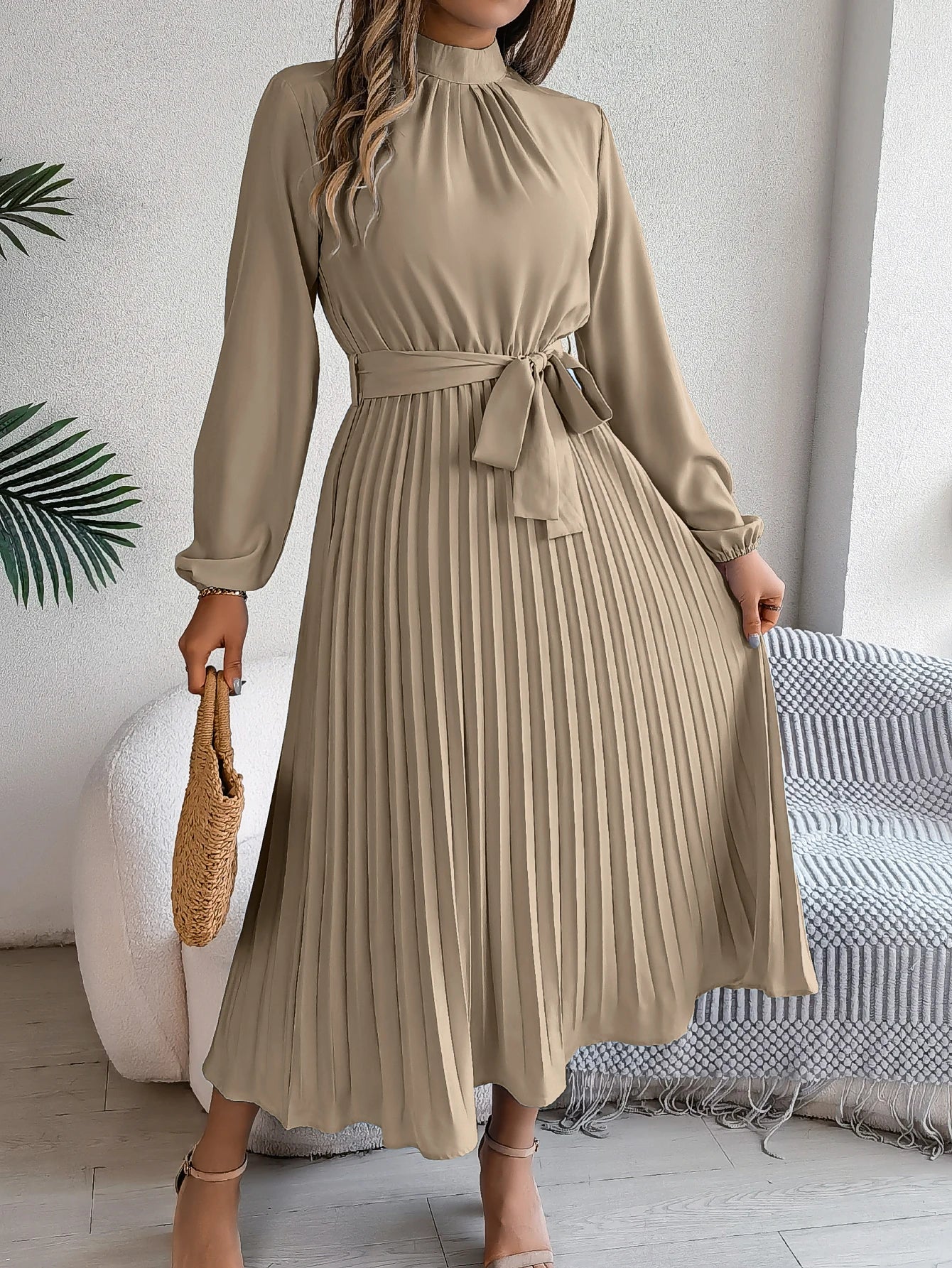Elegant Pleated Long Dress Long Sleeveed Lace Up Dresses for Middle Eastern Women Spring and Summer Clothes